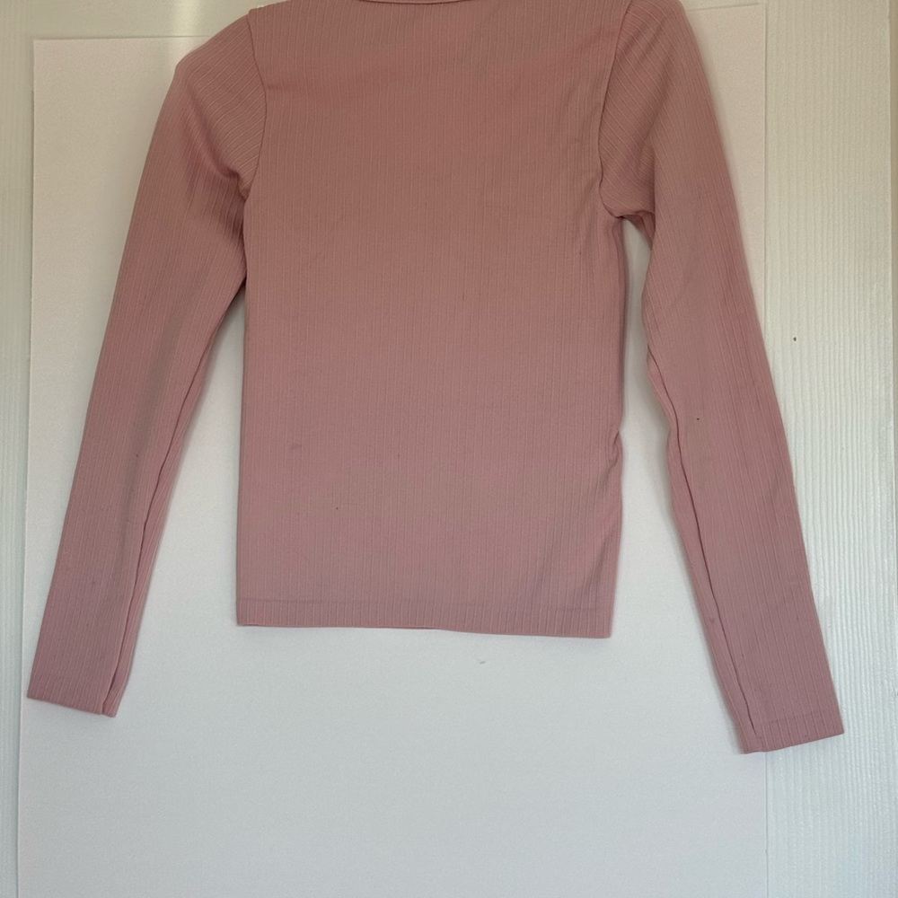 V-Neck Ribbed Pink Top - Picture 3 of 4